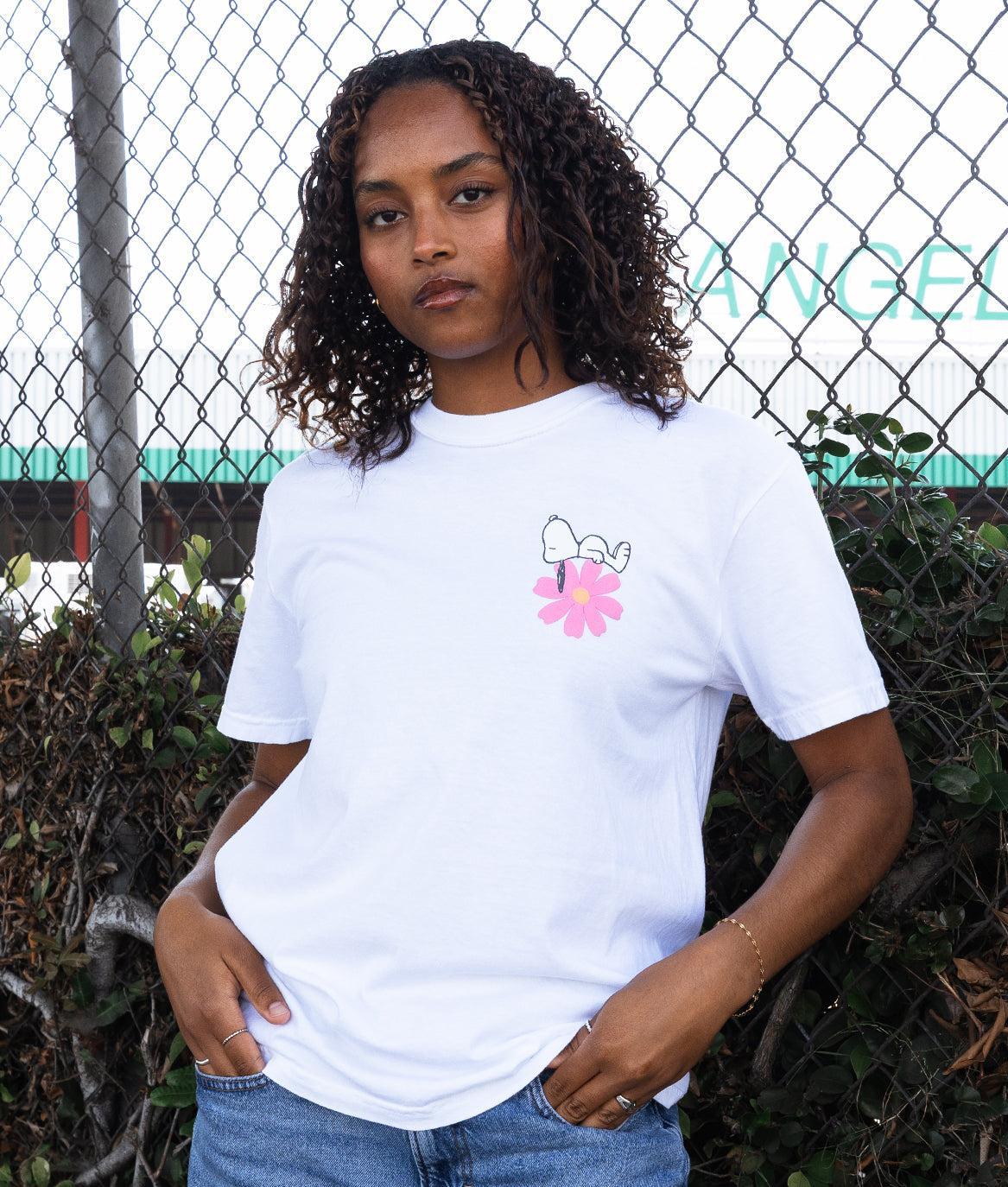 Peanuts Snoopy's Flower Market Boyfriend Tee - - Riot Society