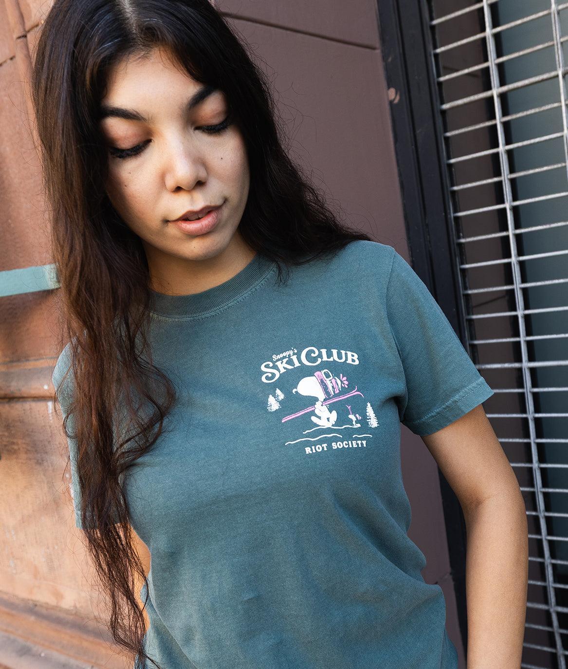 Peanuts Snoopy's Ski Club Puff Boyfriend Tee - Blue Spruce - - Riot Society