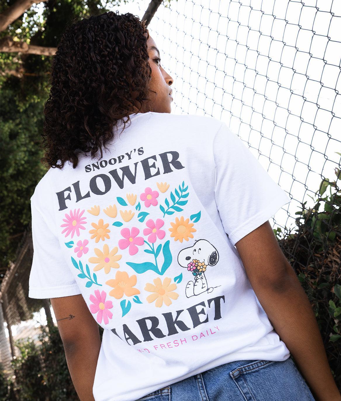 Peanuts Snoopy's Flower Market Boyfriend Tee - S - Riot Society